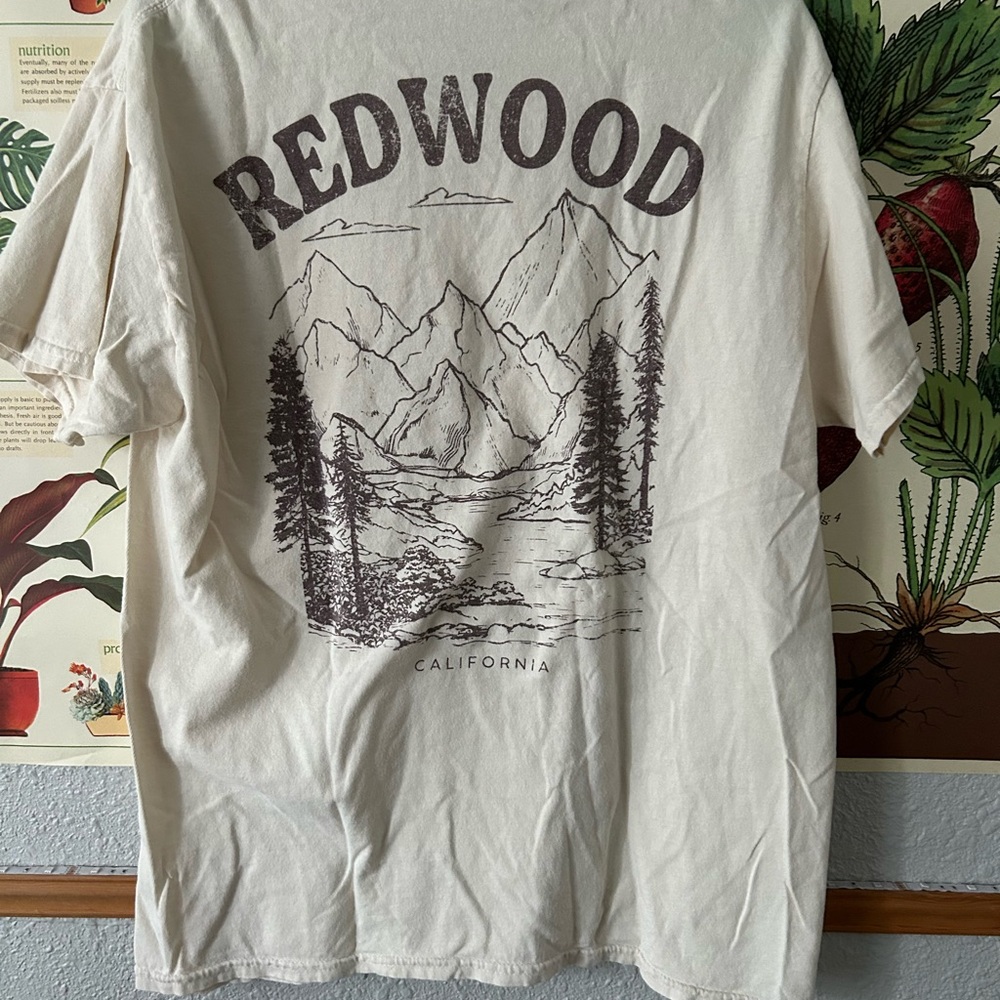 Tillys Redwood Women’s Oversized Graphic Tee